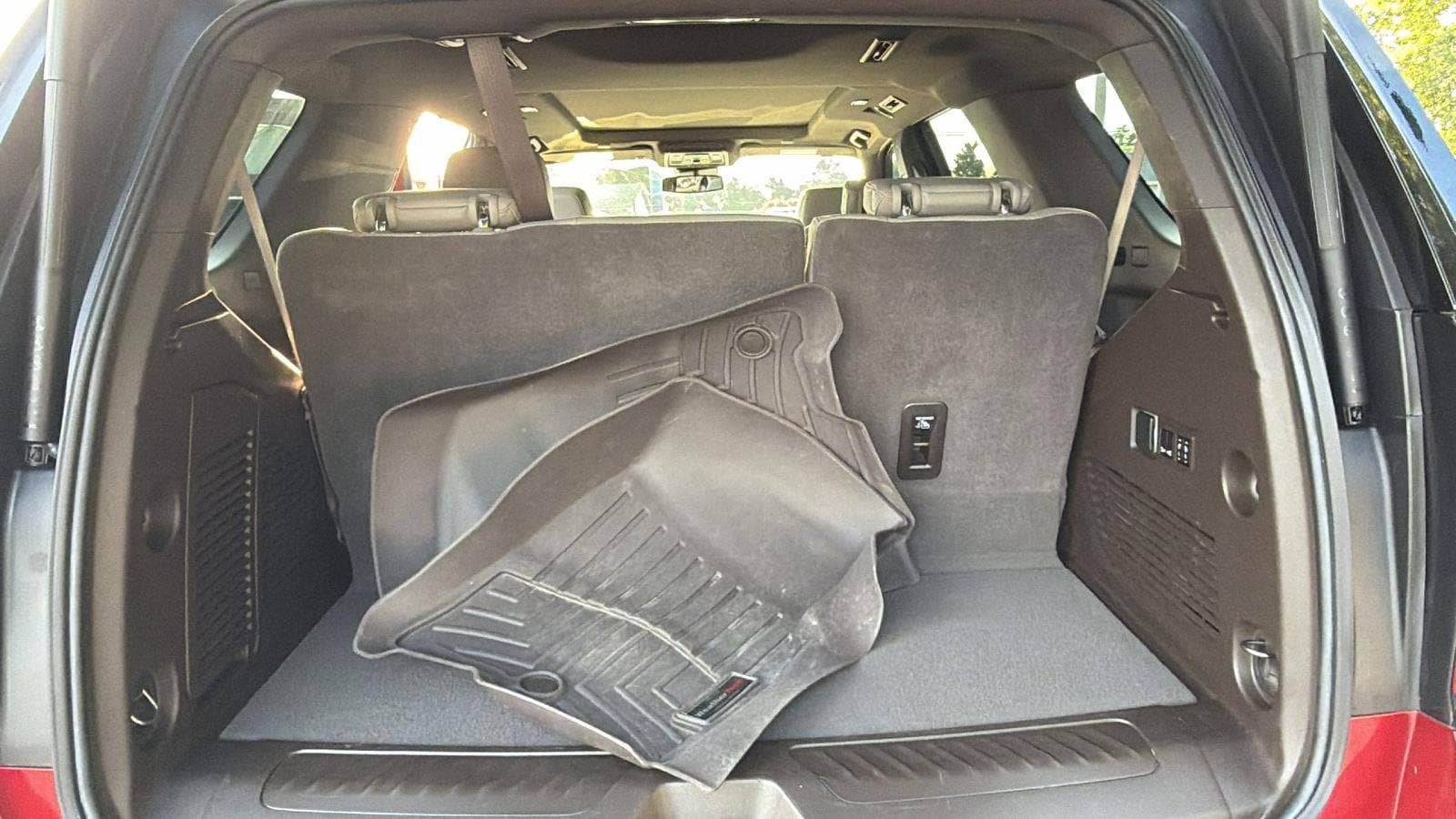 Used 2023 Chevrolet Tahoe LT w/ Luxury Package RWD image 14
