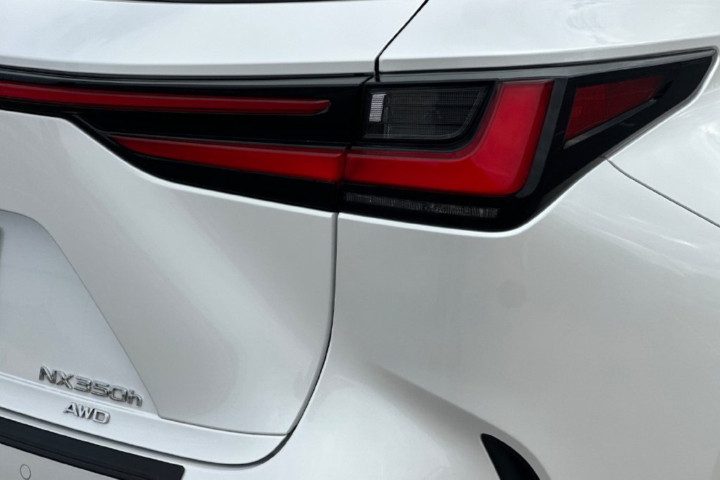 Certified 2025 Lexus NX 350h AWD w/ Accessory Package (2T) image 26