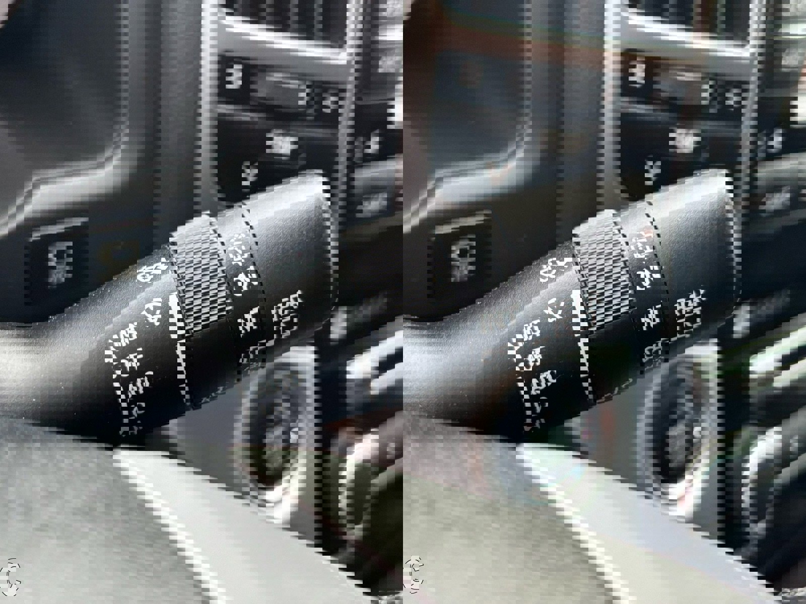 Used 2013 Toyota Land Cruiser image 18