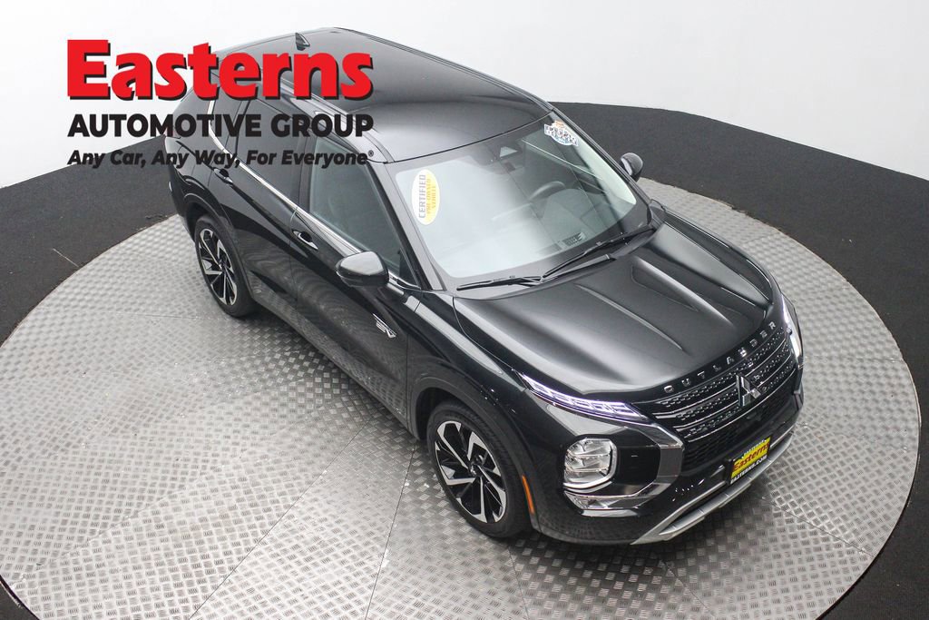 Used 2023 Mitsubishi Outlander SE image 3