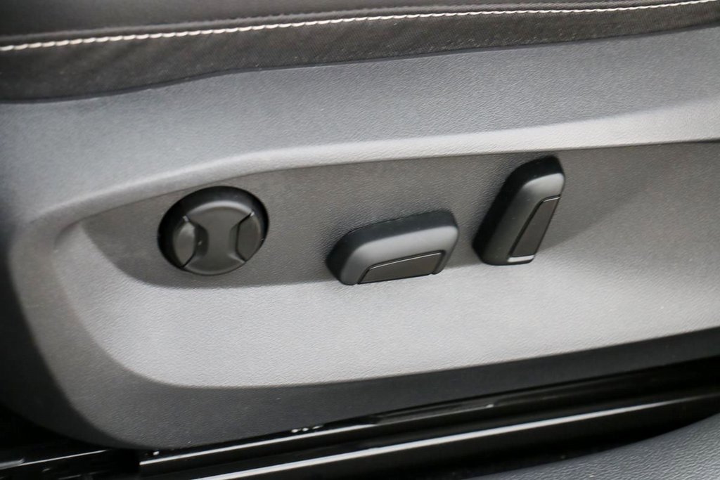 Used 2023 Volkswagen Taos SE w/ Panoramic Sunroof Package image 19