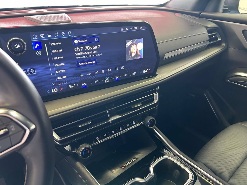 Used 2024 Chevrolet Traverse LT w/ Enhanced Driving Package FWD image 20
