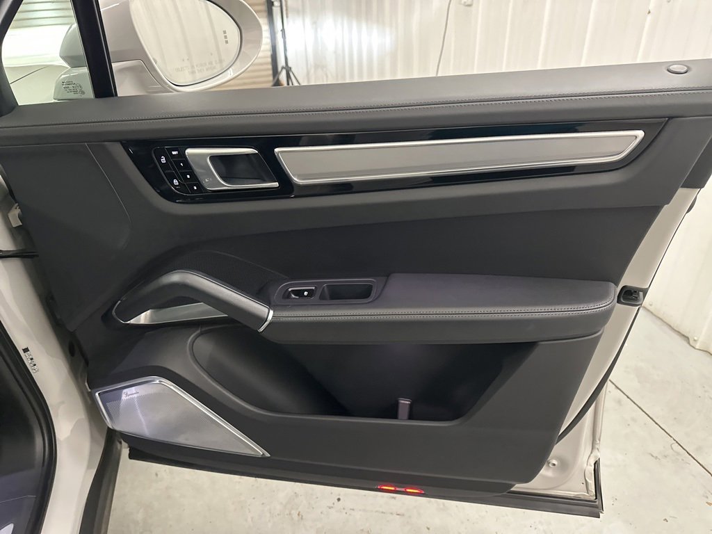 Used 2021 Porsche Cayenne Turbo image 44