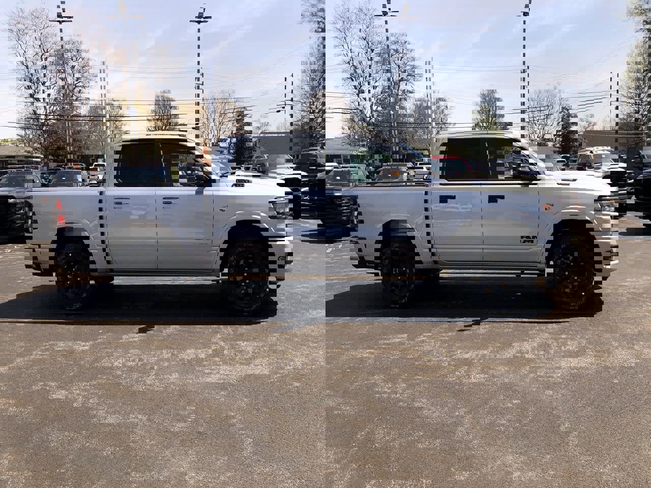 New 2026 RAM 1500 4x4 Crew Cab image 14