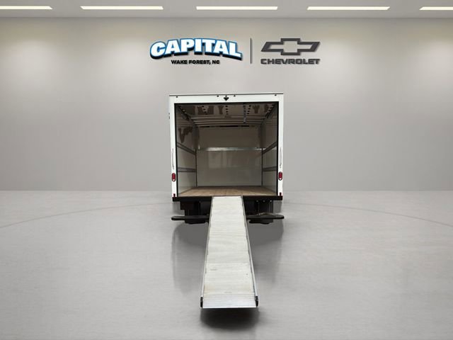 New 2024 Chevrolet Express 4500 w/ Power Convenience Package RWD image 18