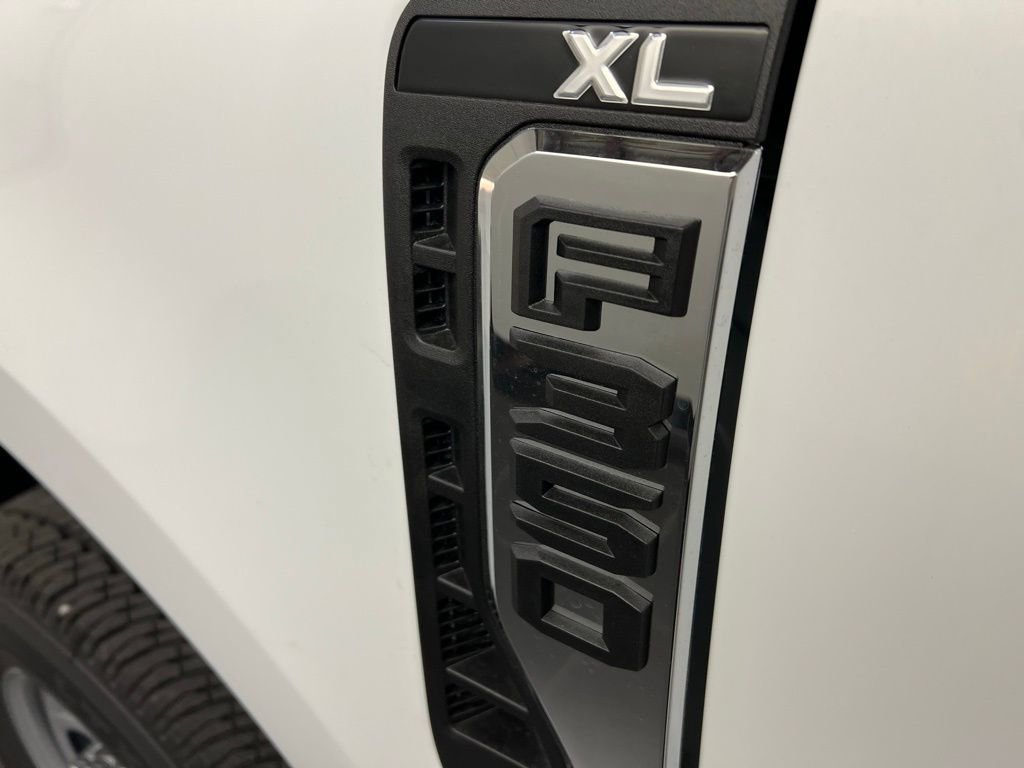 New 2026 Ford F350 XL w/ XL Chrome Package image 32