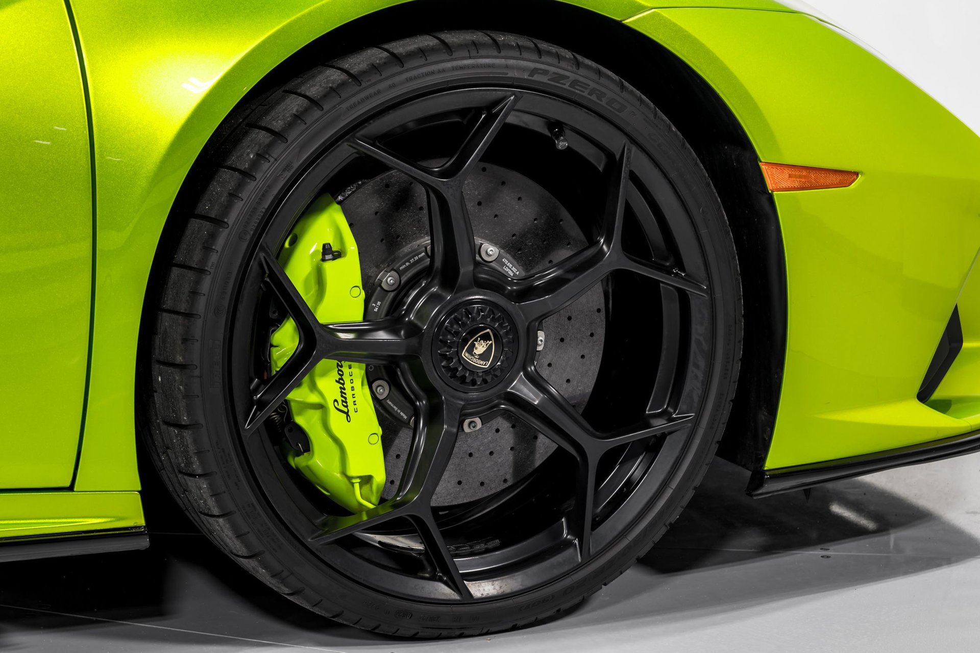Used 2023 Lamborghini Huracan EVO image 46