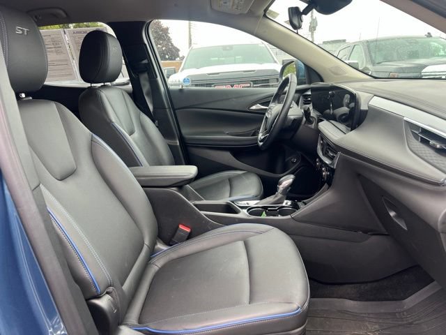 Used 2025 Buick Encore GX Sport Touring w/ Comfort Package AWD/4WD image 13
