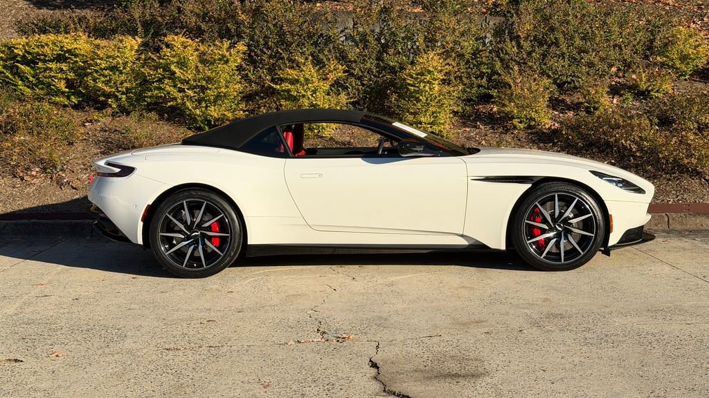 Used 2019 Aston Martin DB11 Volante image 13