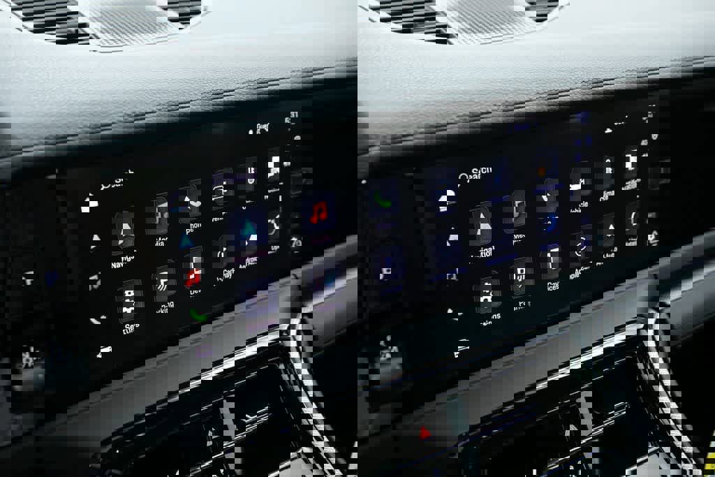 New 2025 Porsche Panamera 4 image 25