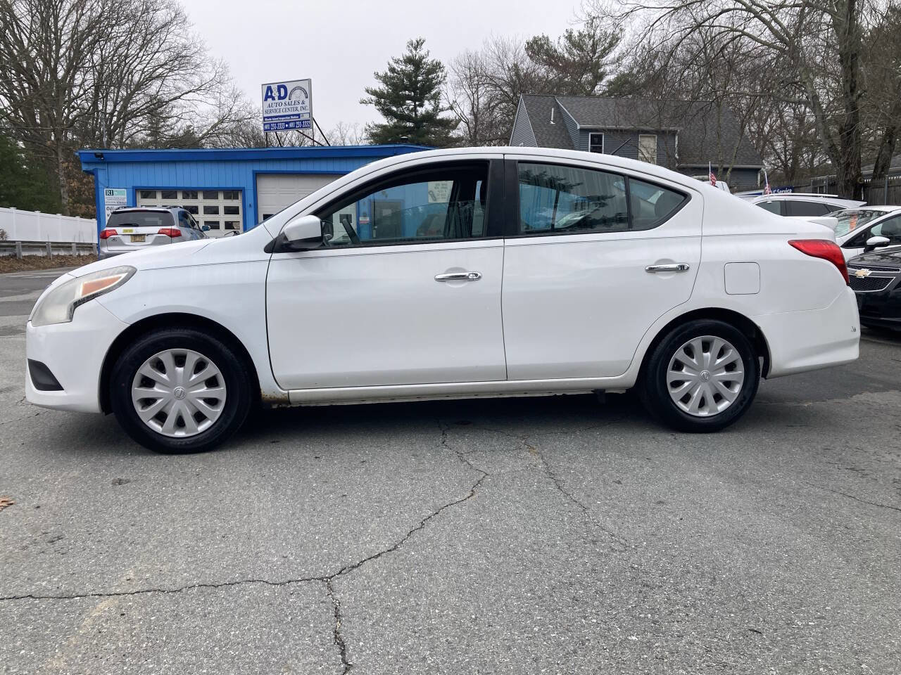 Used 2018 Nissan Versa SV image 1