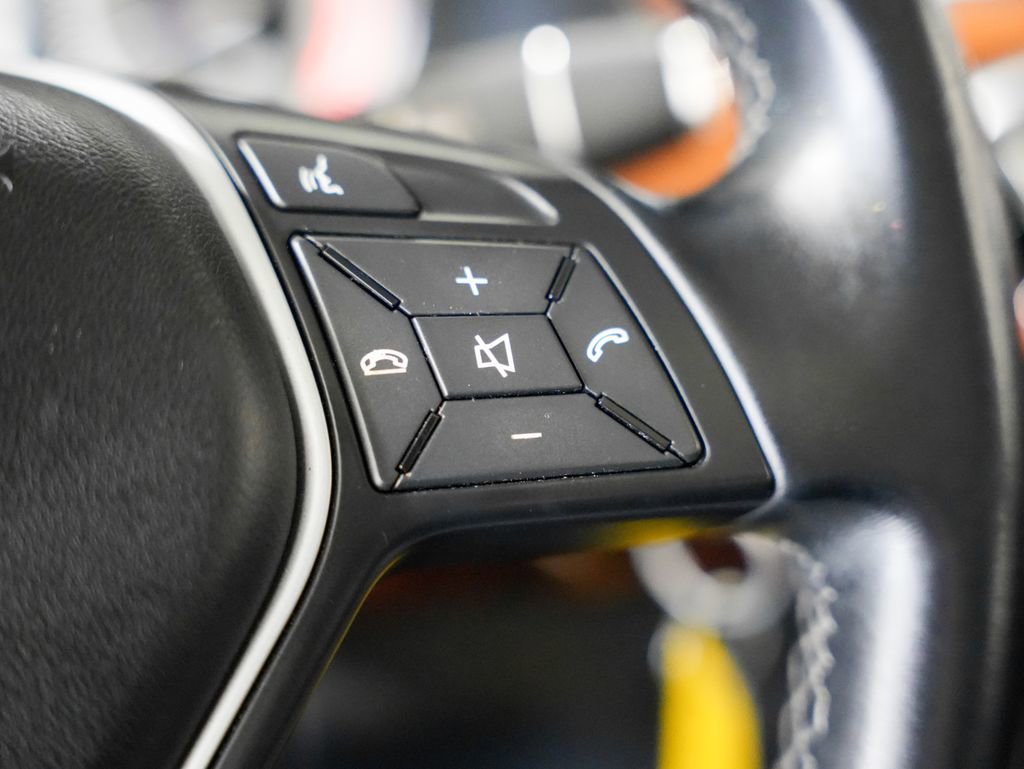 Used 2013 Mercedes-Benz GLK 350 4MATIC image 16