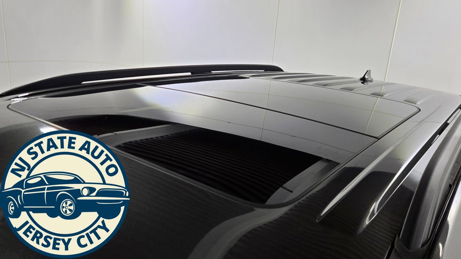 Used 2020 Ford Explorer XLT w/ Equipment Group 202A image 14