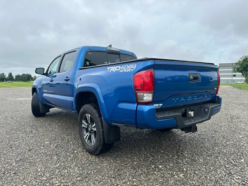 Used 2016 Toyota Tacoma TRD Sport w/ Towing Package AWD/4WD image 8