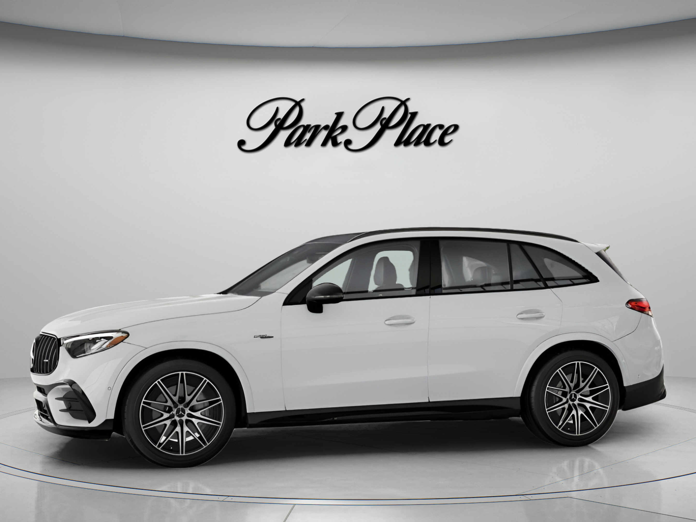 Used 2026 Mercedes-Benz GLC 43 AMG 4MATIC image 4