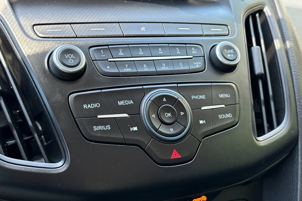 Used 2018 Ford Focus SE FWD image 21