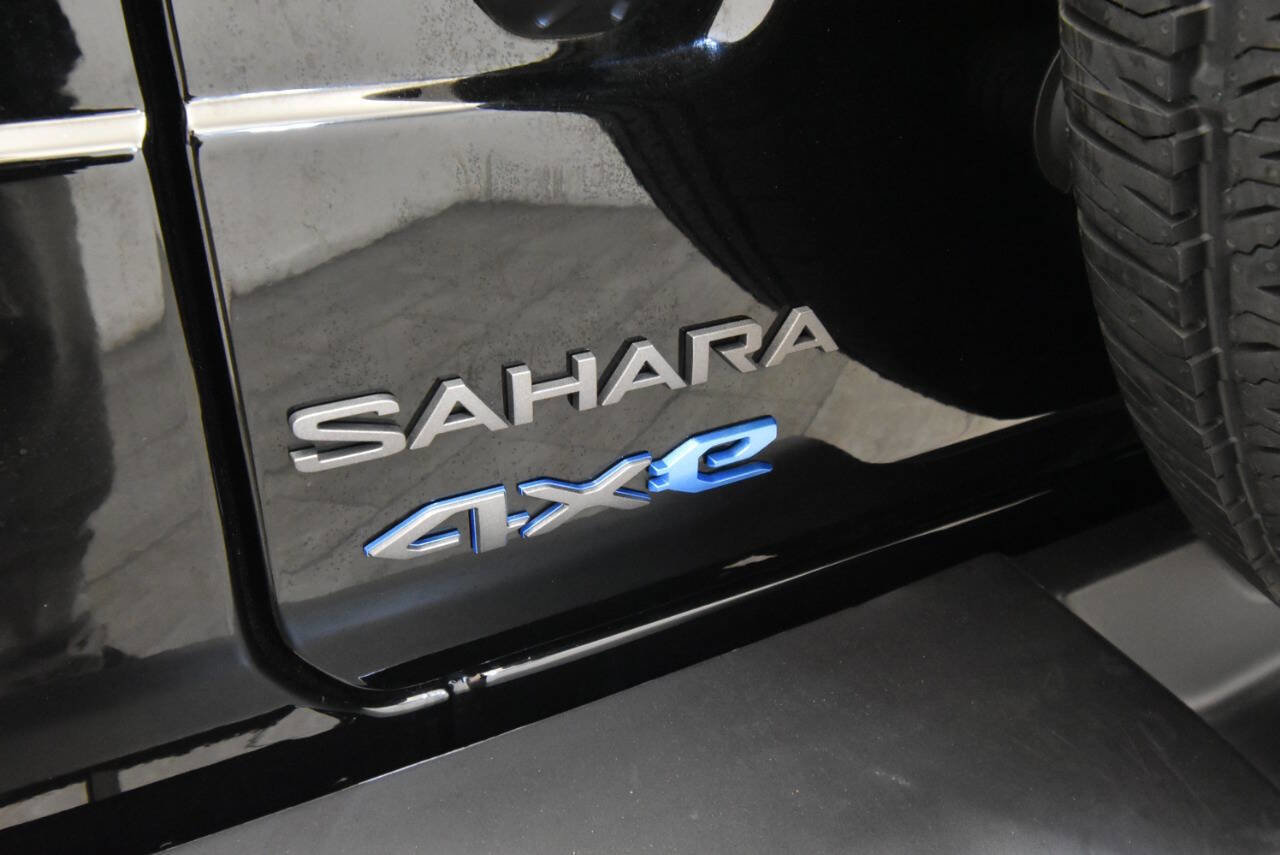 Used 2025 Jeep Wrangler Unlimited Sahara w/ Safety Group image 29