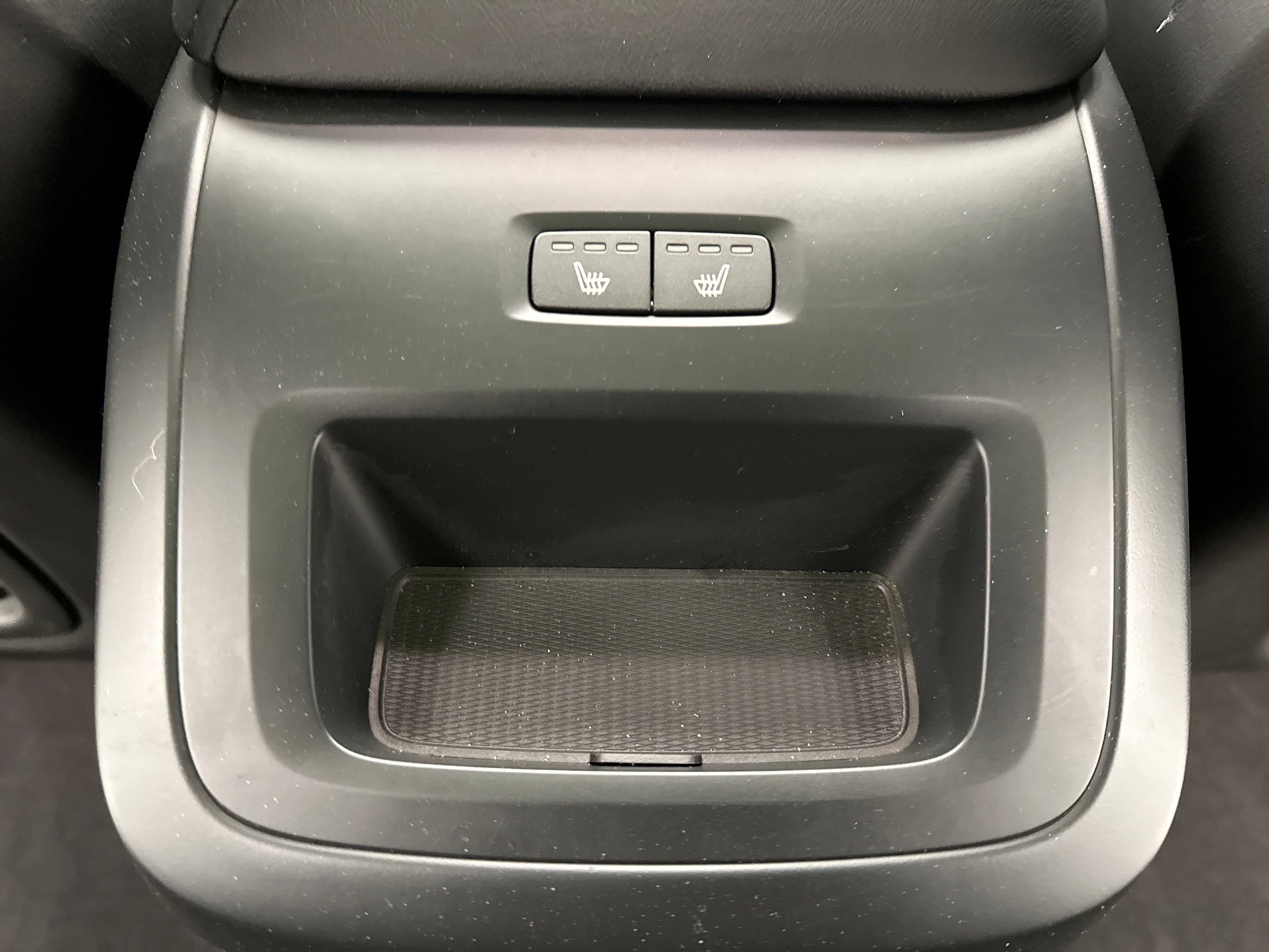 Used 2023 Volvo XC60 T8 Plus w/ Climate Package image 21