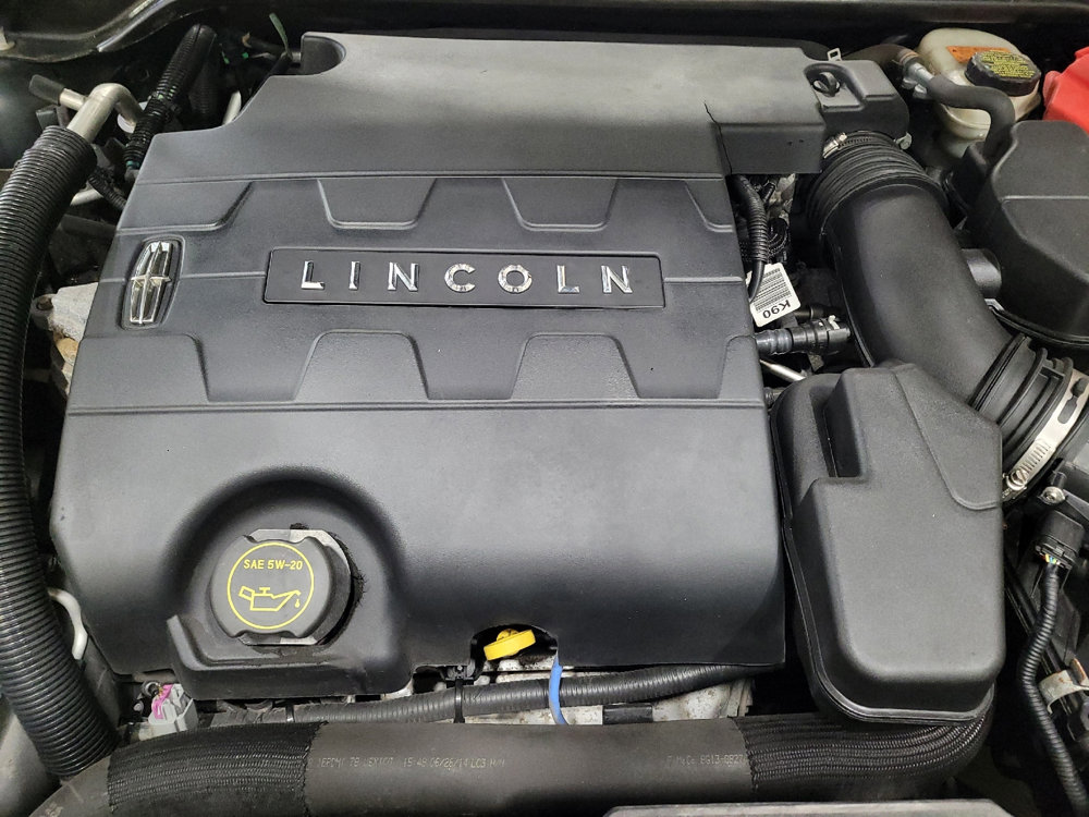 Used 2014 Lincoln MKS AWD image 30