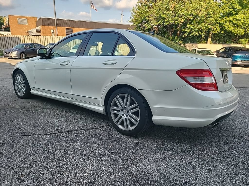 Used 2009 Mercedes-Benz C 300 Sedan image 8