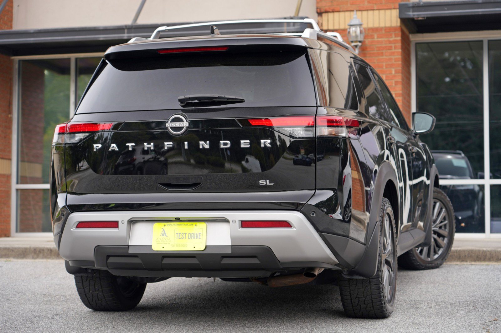 Used 2022 Nissan Pathfinder SL w/ SL Premium Package FWD image 4