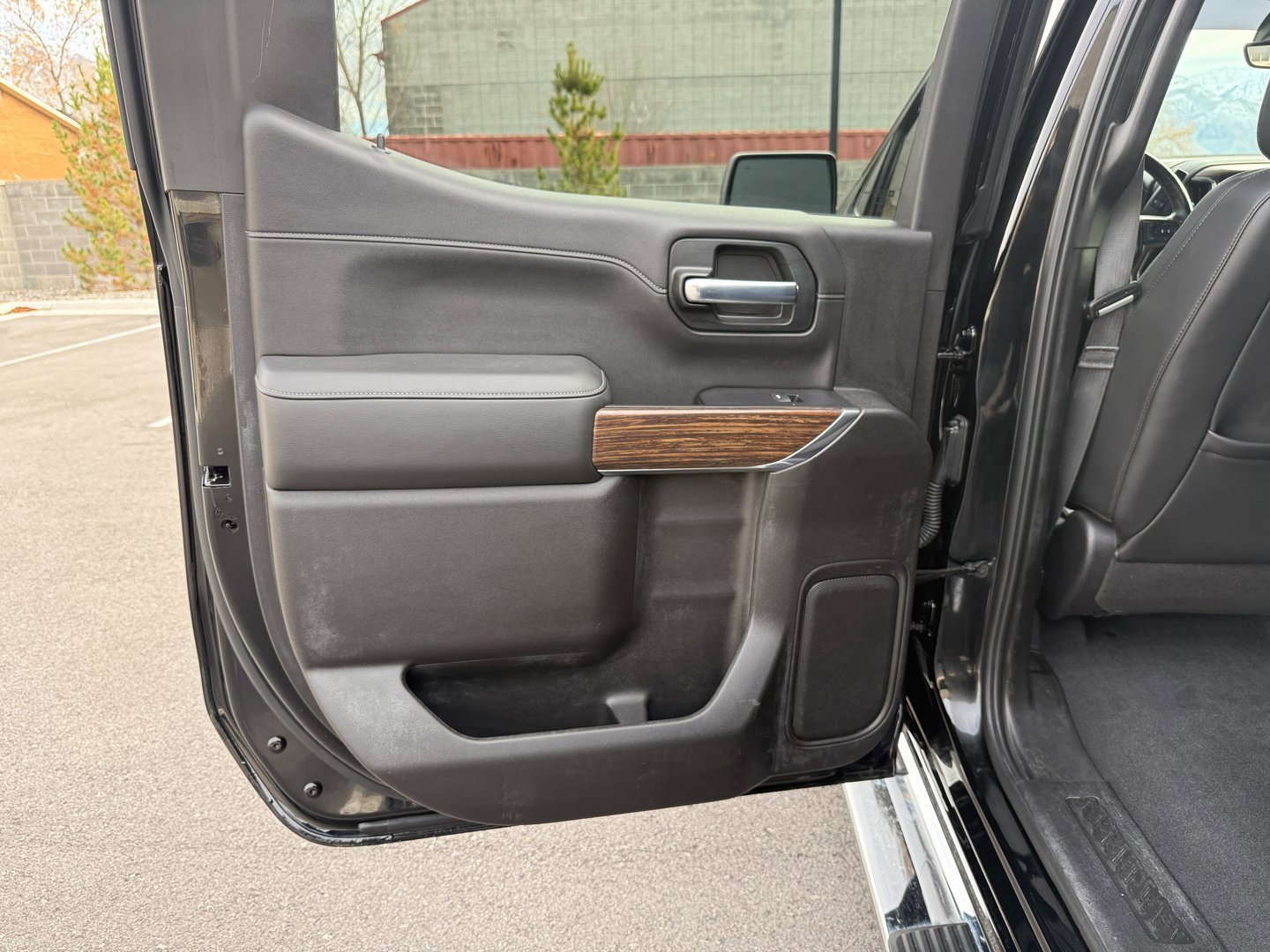 Used 2020 Chevrolet Silverado 1500 High Country w/ Technology Package image 40