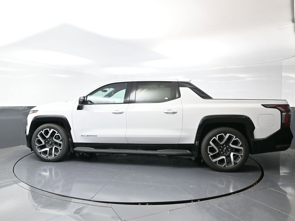 New 2025 Chevrolet Silverado EV RST image 8