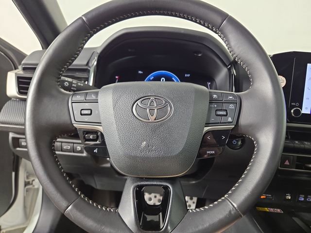 Used 2025 Toyota Camry SE FWD image 20
