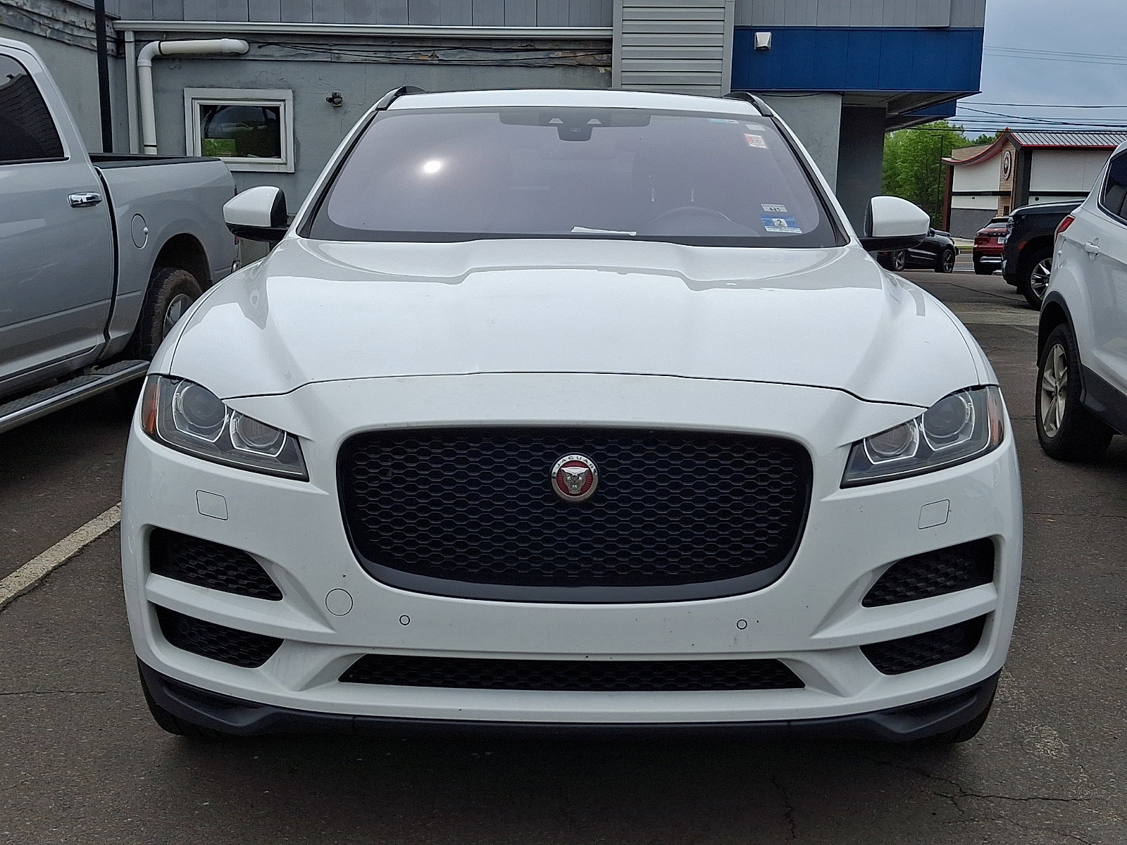 Used 2018 Jaguar F-PACE Premium AWD/4WD image 2