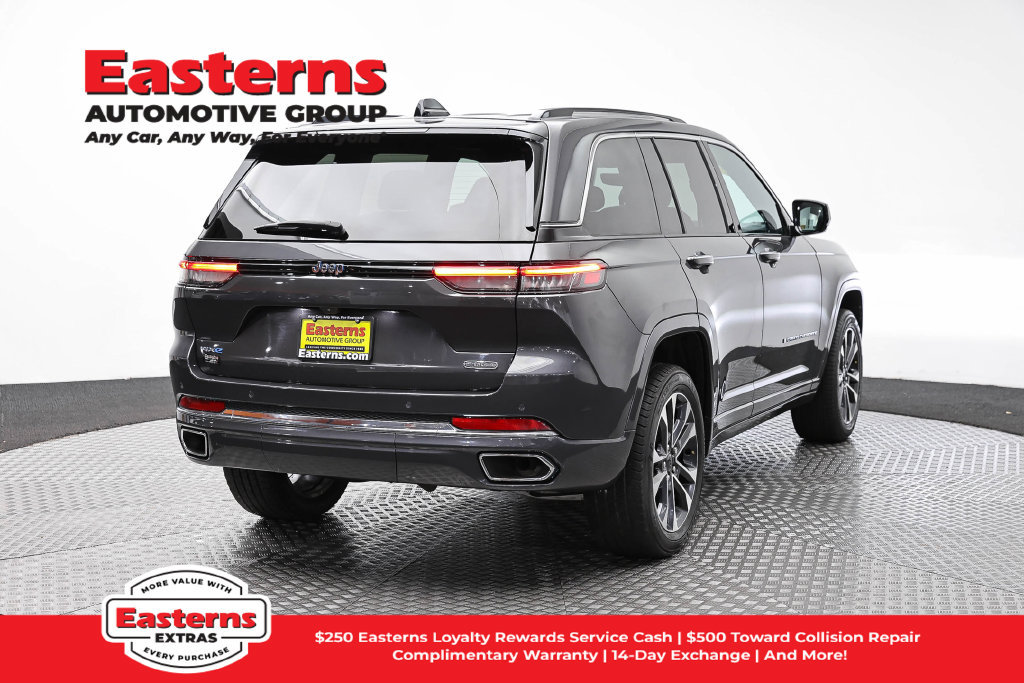 Used 2023 Jeep Grand Cherokee Overland AWD/4WD image 5
