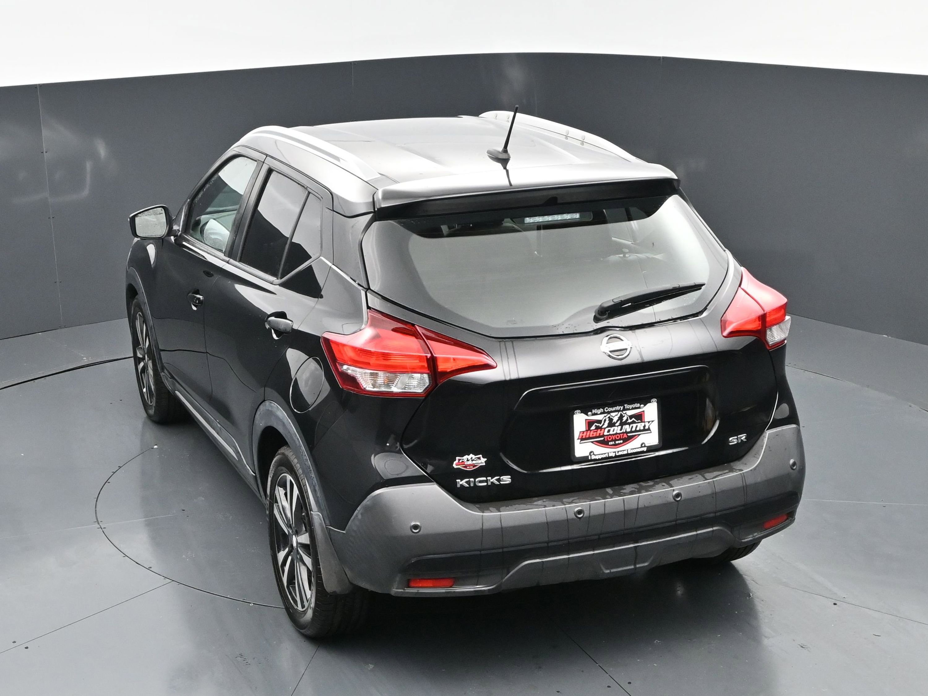 Used 2020 Nissan Kicks SR w/ SR Premium Package image 28