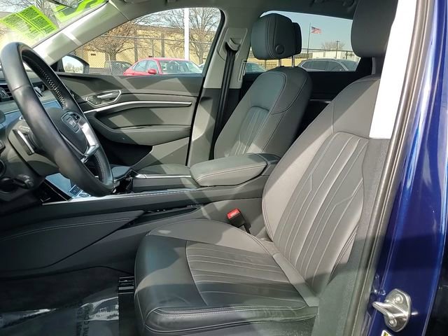 Used 2021 Audi e-tron Premium w/ Convenience Plus Package image 12