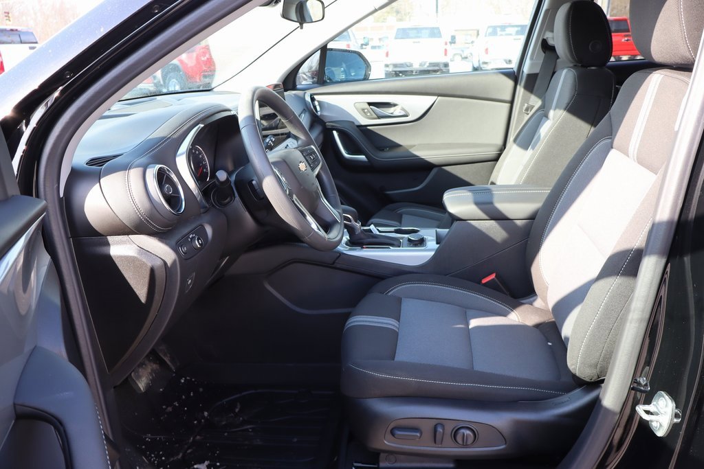 New 2026 Chevrolet Blazer LT w/ Midnight/Sport Edition image 5