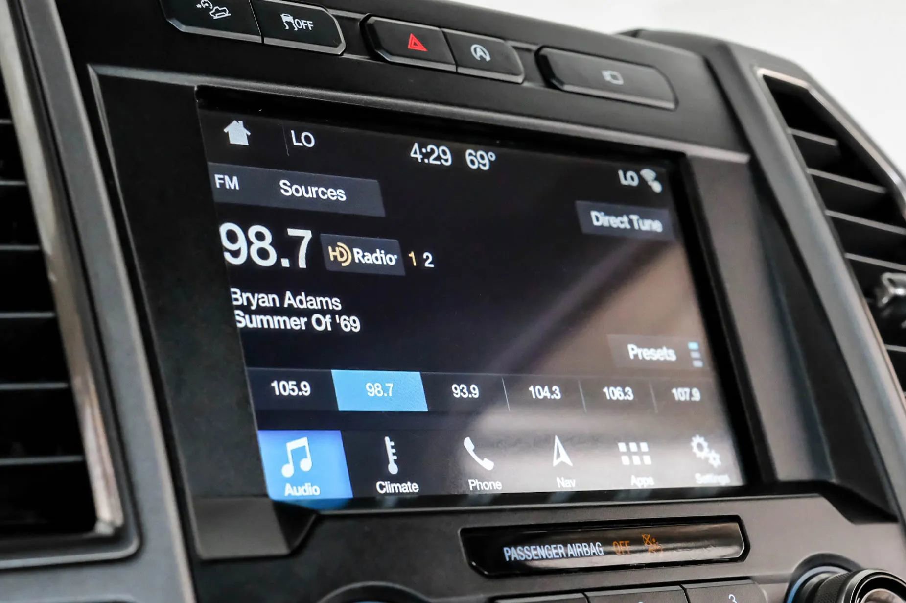 Used 2017 Ford F150 Raptor w/ Equipment Group 802A Luxury AWD/4WD image 32