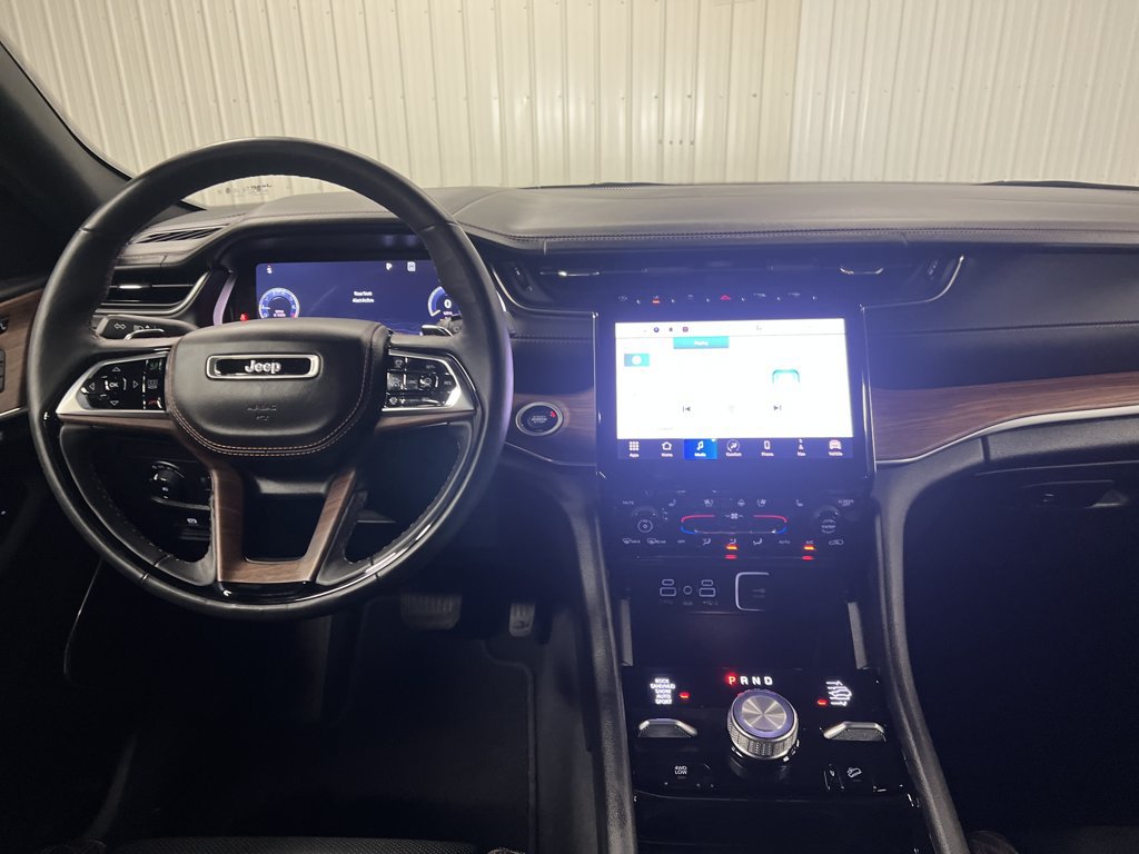 Used 2023 Jeep Grand Cherokee Summit AWD/4WD image 17