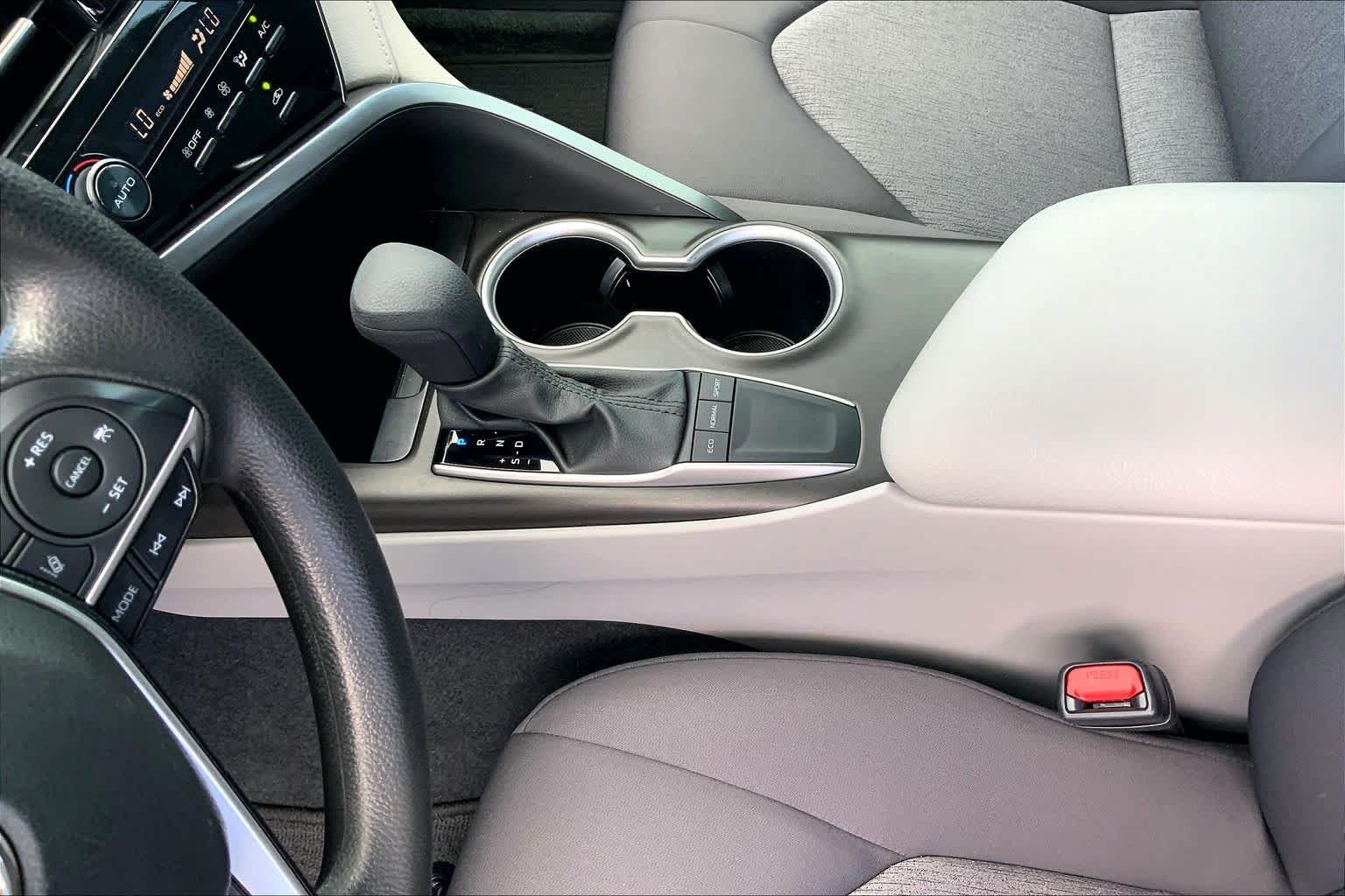 Used 2024 Toyota Camry LE w/ Convenience Package FWD image 17