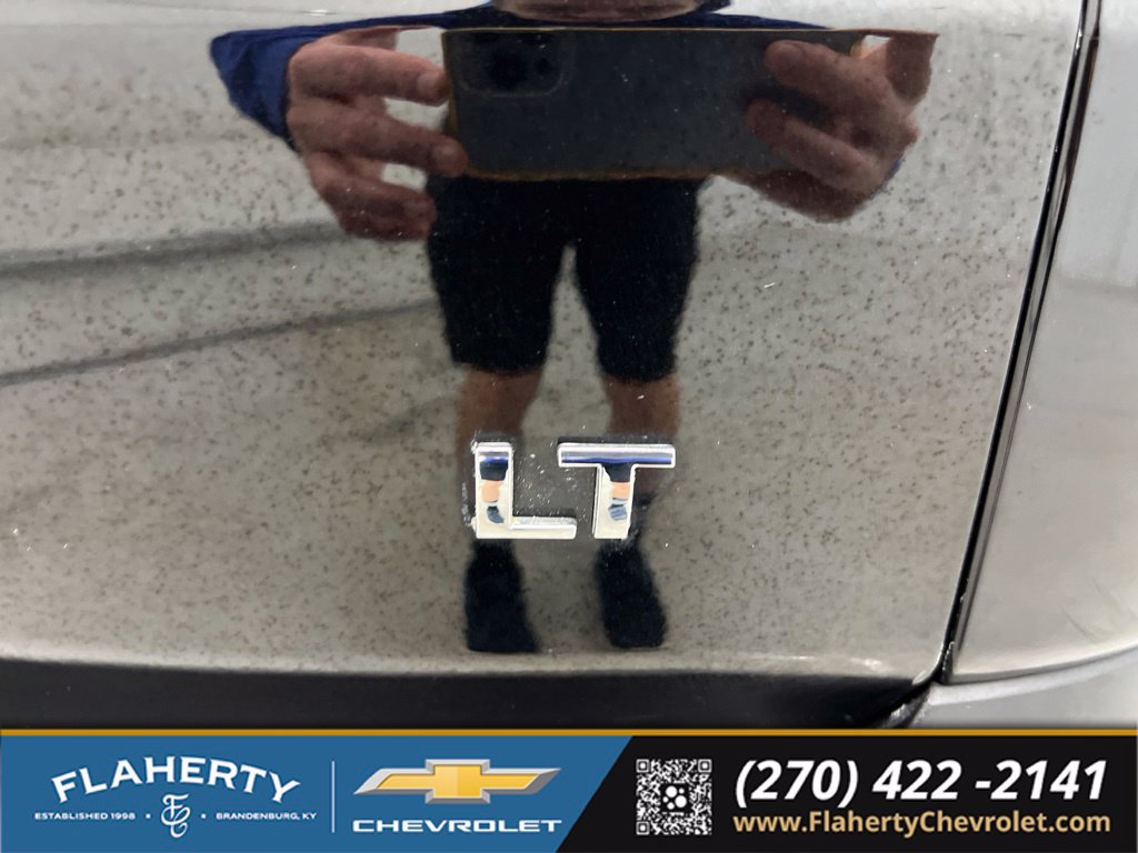 Used 2023 Chevrolet Traverse LT w/ LT Premium Package AWD/4WD image 19