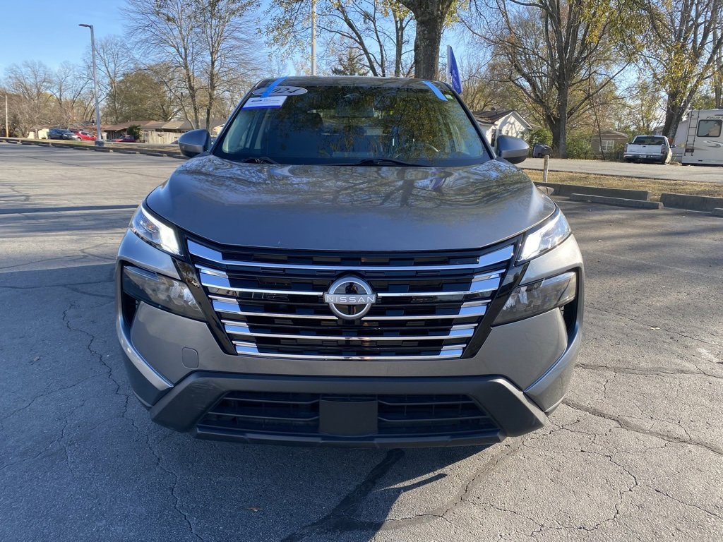 Used 2024 Nissan Rogue SV video 2