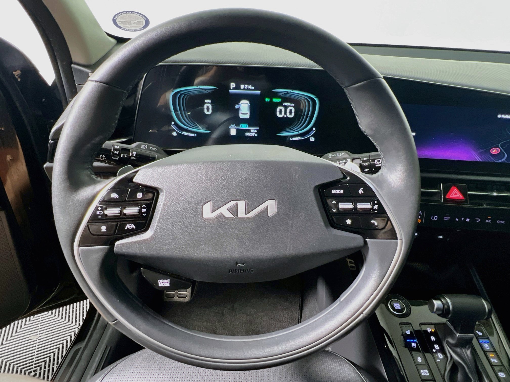 Used 2024 Kia Niro SX Touring FWD image 17