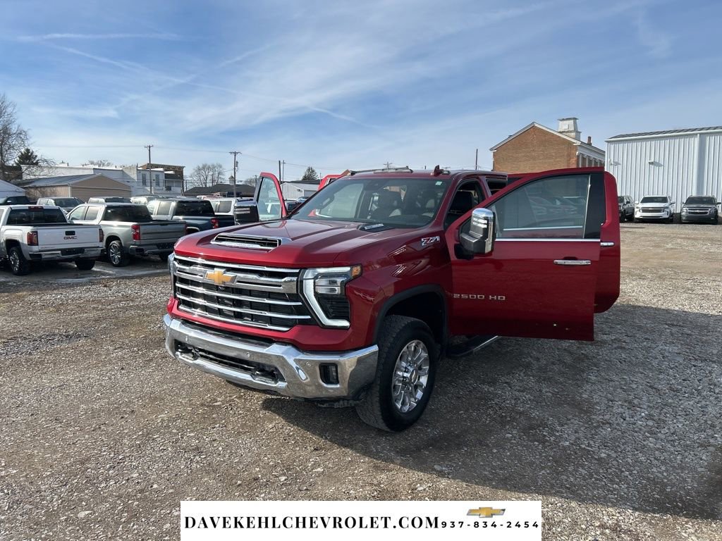 Used 2025 Chevrolet Silverado 2500 LTZ w/ LTZ Plus Package image 24