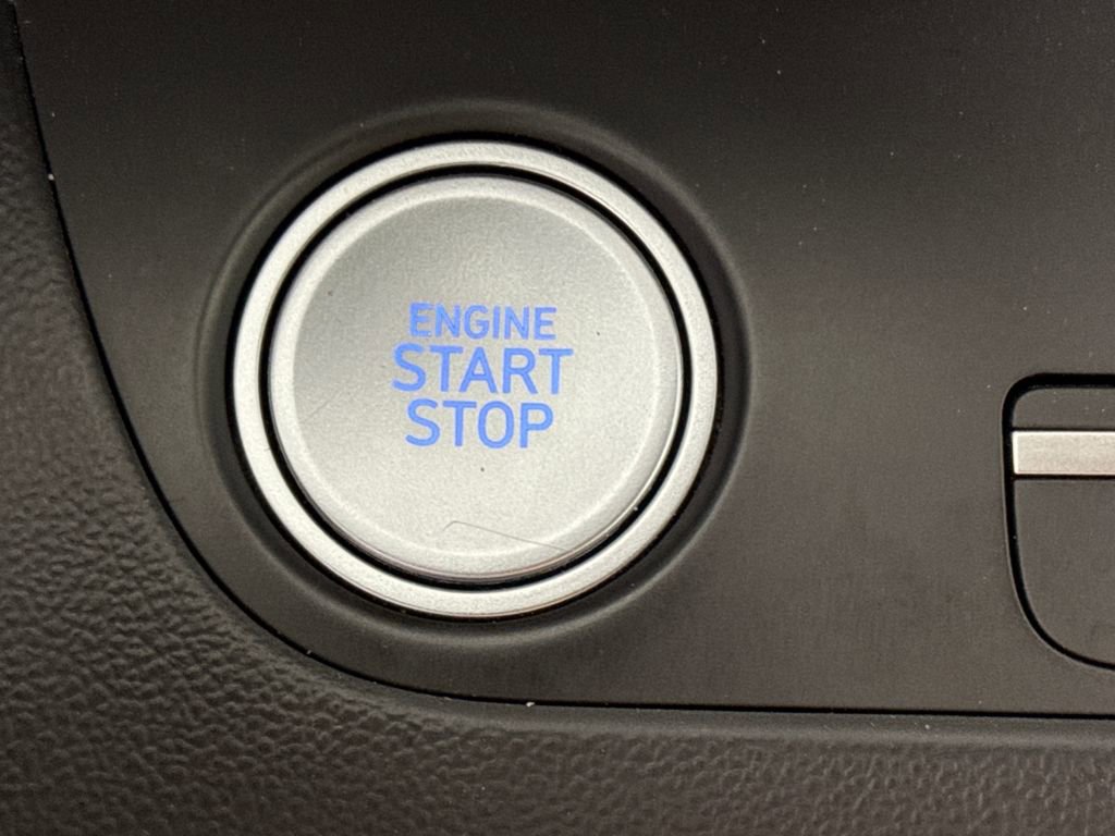 Certified 2023 Hyundai Elantra Limited FWD image 32