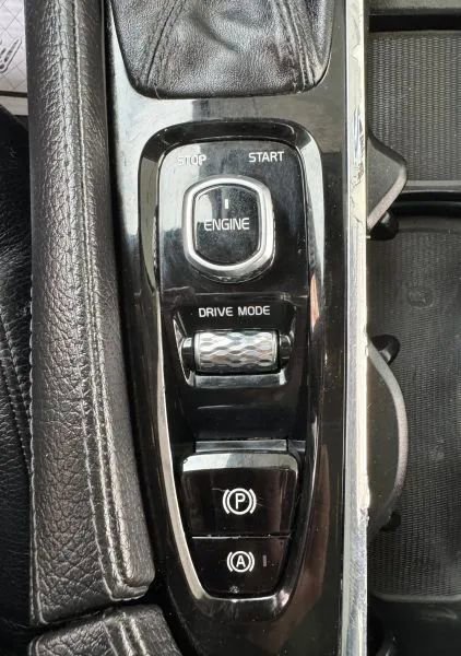 Used 2017 Volvo XC90 T6 Momentum w/ Vision Package image 39