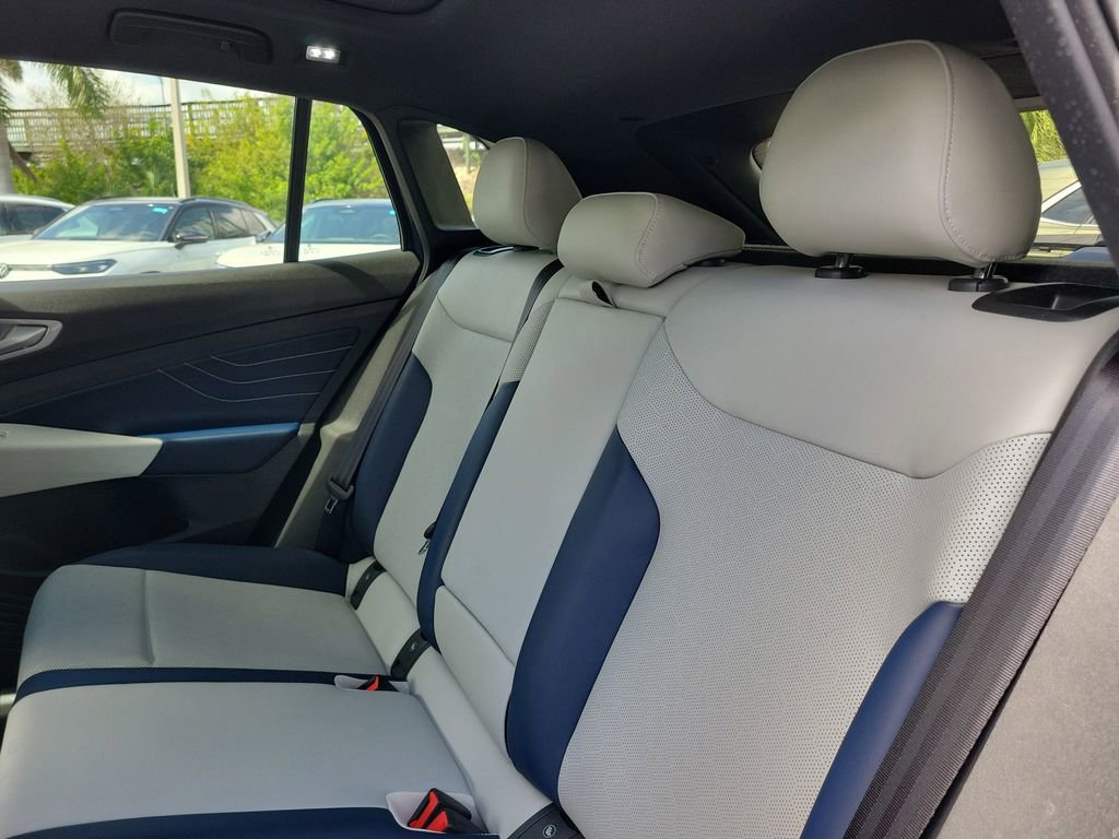 Used 2023 Volkswagen ID.4 S image 10