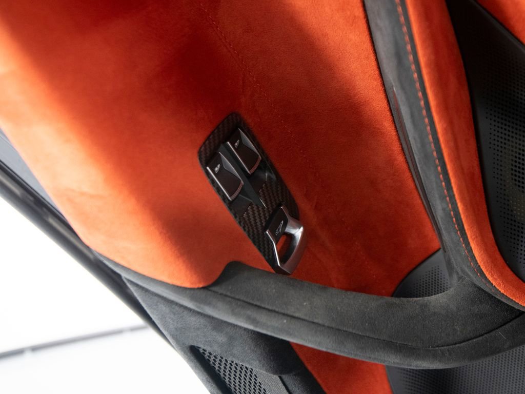 Used 2021 McLaren 765LT image 12