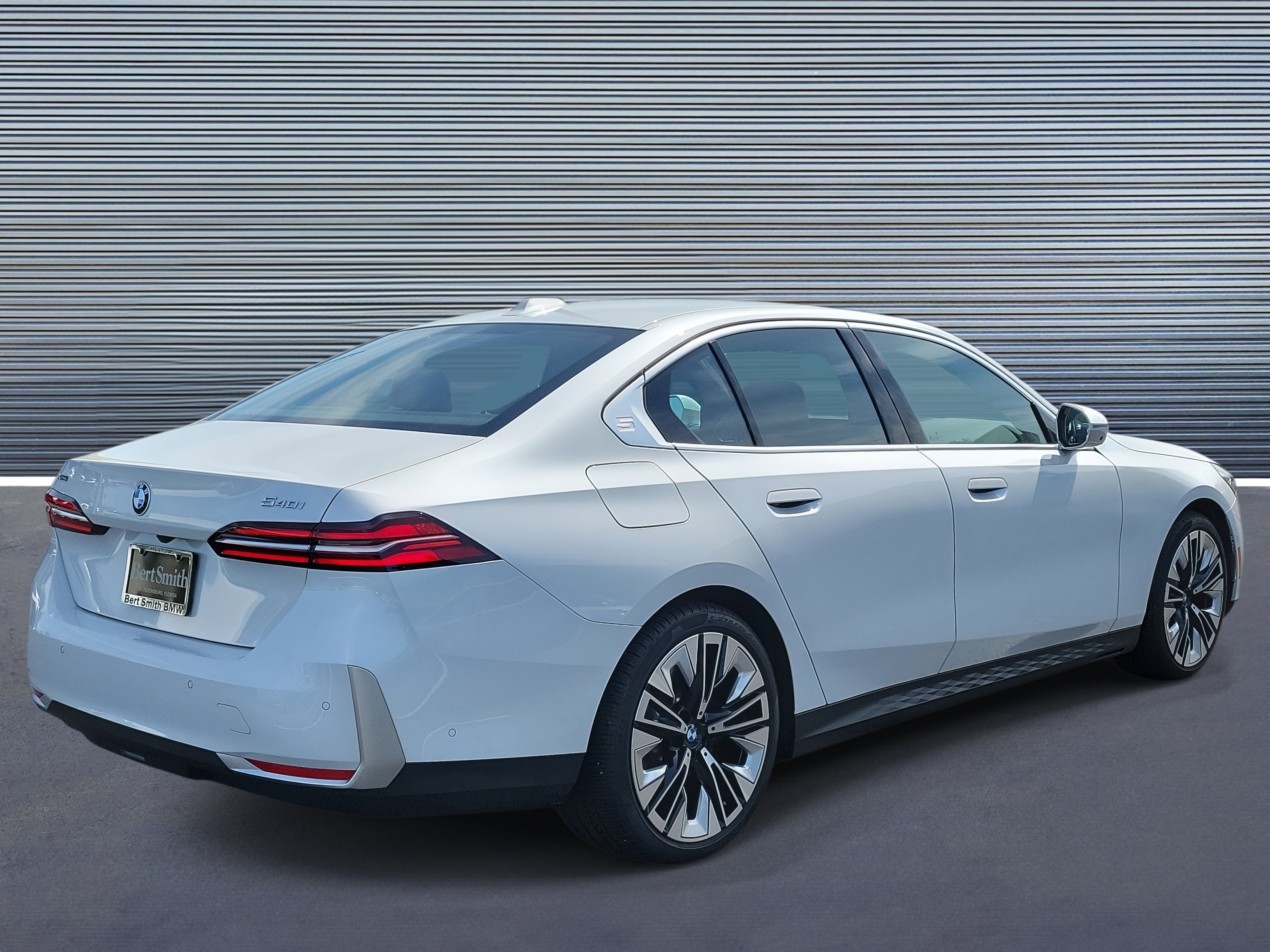 Used 2026 BMW 540i xDrive 540i xDrive image 3