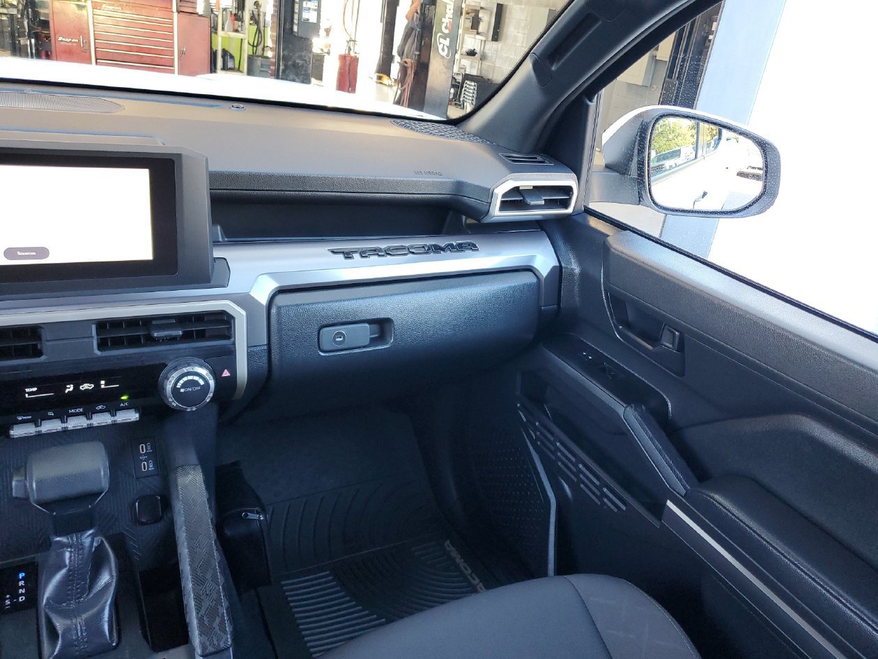 Used 2024 Toyota Tacoma SR5 AWD/4WD image 16