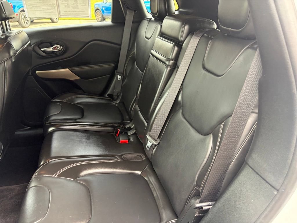 Used 2018 Jeep Cherokee Limited AWD/4WD image 17