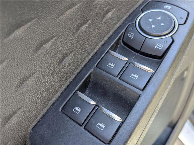 Used 2020 Ford Escape SE image 11