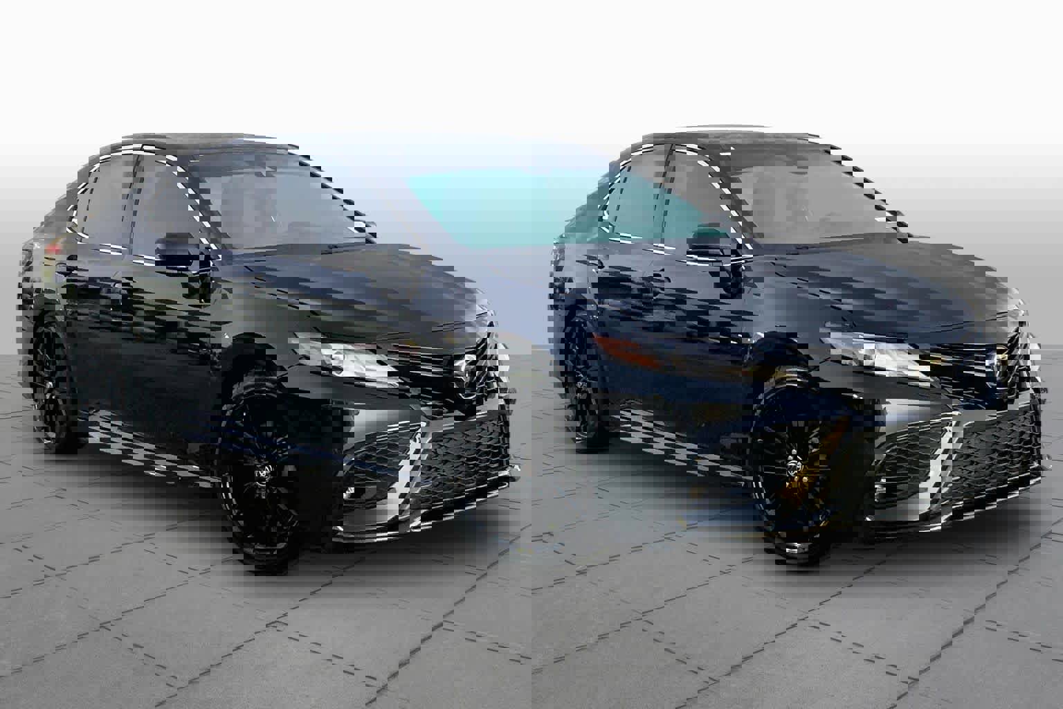 Used 2022 Toyota Camry XSE w/ Navigation Package image 3