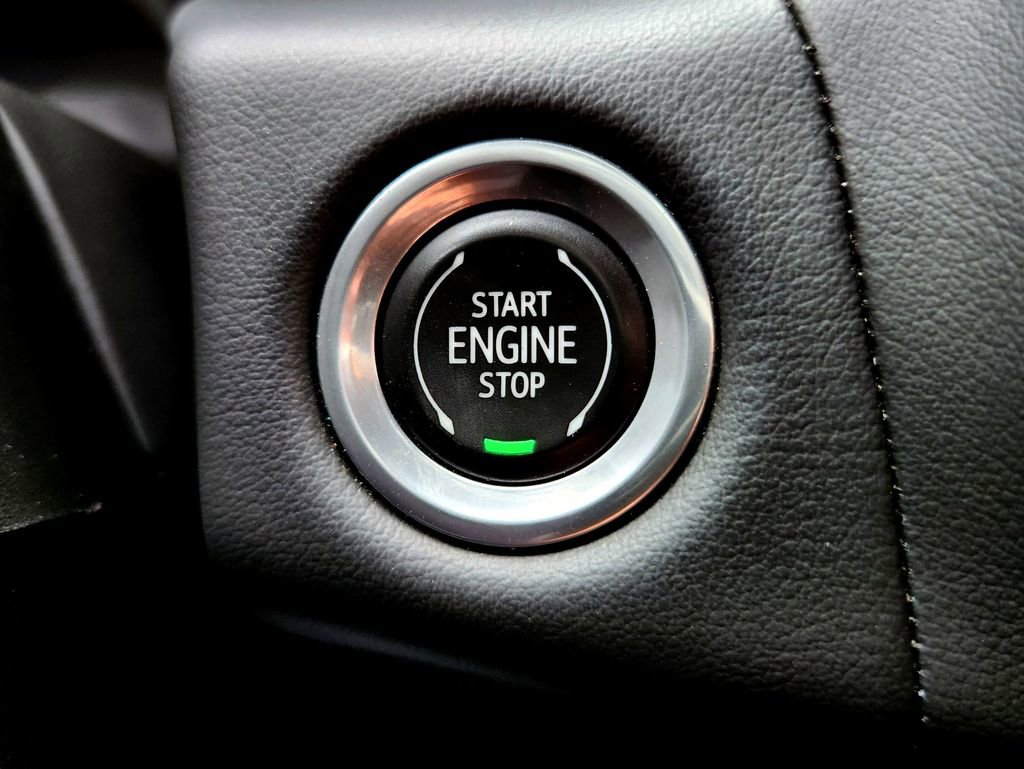 Used 2021 Chevrolet Suburban Premier image 22